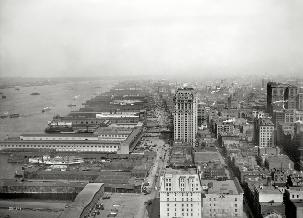 Photo showing: Hudson River Piers -- New York circa 1912. West Street north from the Battery.