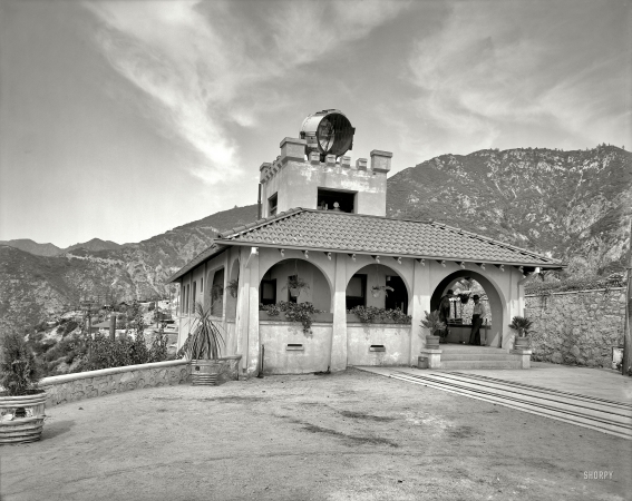 Photo showing: King of the Hill -- Mount Lowe, California, circa 1913. Powerhouse and incline station, Mount Lowe Railway.