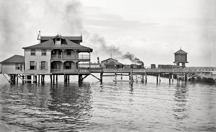 Photo showing: House on the Water -- Tampa, Florida circa 1890s.