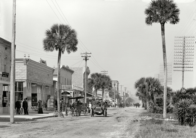 Photo showing: Old Daytona -- Daytona Beach, Florida, circa 1906. Beach Street auto livery.