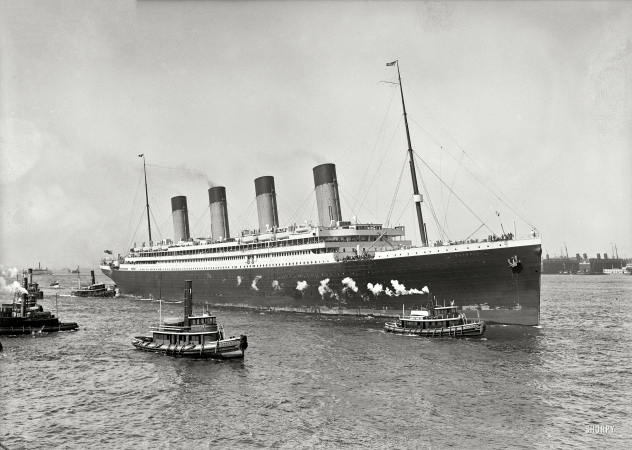 Photo showing: S.S. Olympic -- The White Star liner, sister ship to the Titanic. New York, June 21, 1911.