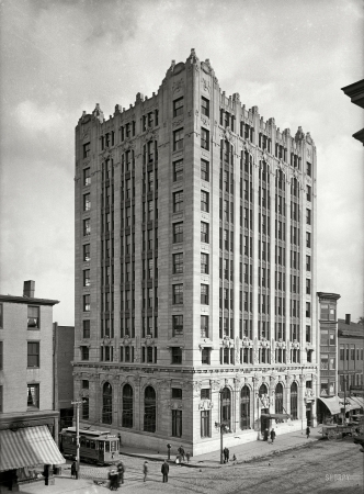 Photo showing: Fidelity Trust Building -- Portland, Maine, circa 1910. Fidelity Trust building, Congress Street. Portland's first skyscraper.