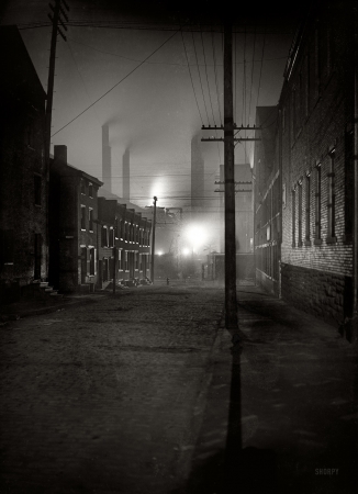 Photo showing: Pittsburgh Noir -- Pittsburgh, Pennsylvania, circa 1900. A mill street at night.