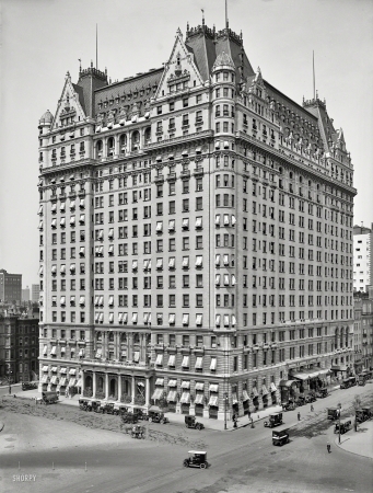 Photo showing: The Plaza Hotel -- New York circa 1912. Plaza Hotel, Fifth Avenue at 59th Street.