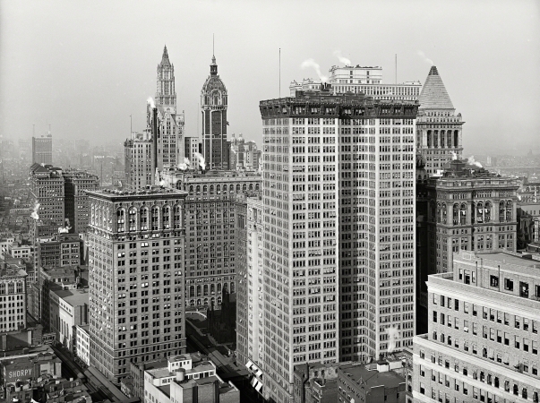 Photo showing: Upper Lower Manhattan -- New York circa 1917. Skyscrapers, looking north toward towers of Woolworth, Singer and Adams Express buildings.