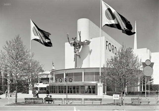 Photo showing: Ford Exposition -- May 12, 1939. New York World's Fair, Ford Motor Building. Entrance.