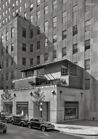 Photo showing: Cabin in the Sky -- July 15, 1940. Collier's exhibition house at Rockefeller Center. Edward Durrell Stone, architect.