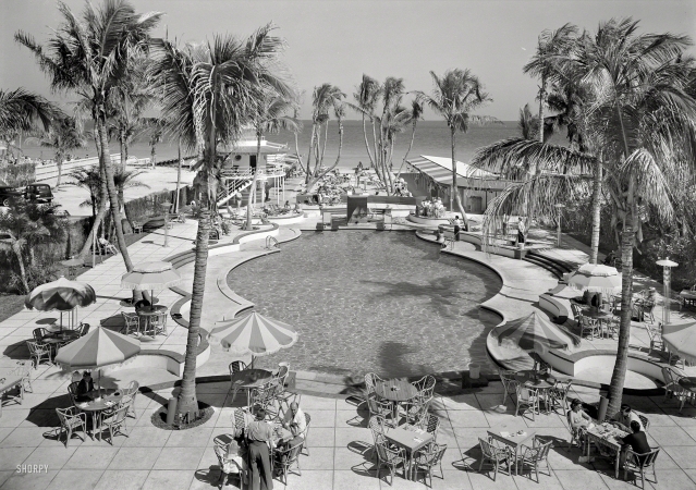 Photo showing: Raleigh Hotel, Miami Beach -- March 5, 1941. Raleigh Hotel. Collins Avenue, Miami Beach. Pool, to ocean from balcony.