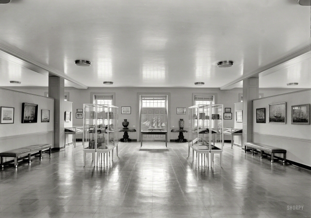 Photo showing: Roosevelt Repository -- May 2, 1941. Franklin Delano Roosevelt Library, Hyde Park, New York. Exhibition hall.
