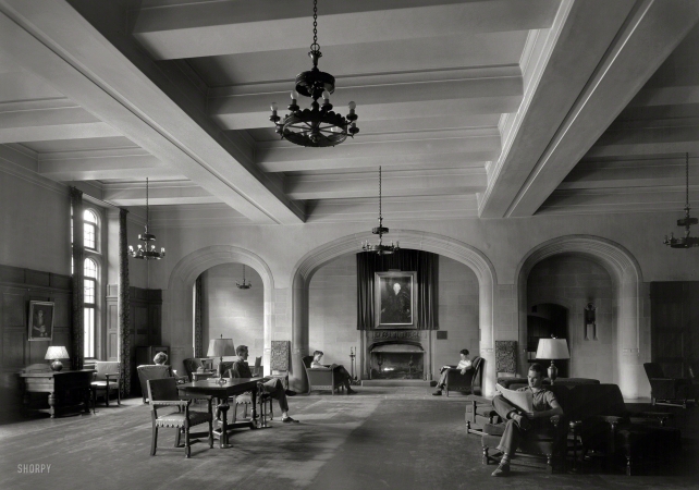 Photo showing: Halloween Hall -- June 6, 1942. Indiana Union Building, Indiana University, Bloomington. Lounge.