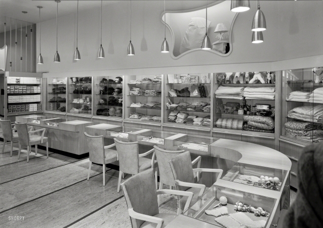 Photo showing: Blinging Up Baby -- Jan. 27, 1947. Kartch's, Main Street, Paterson, New Jersey. Interior rear, horizontal detail.