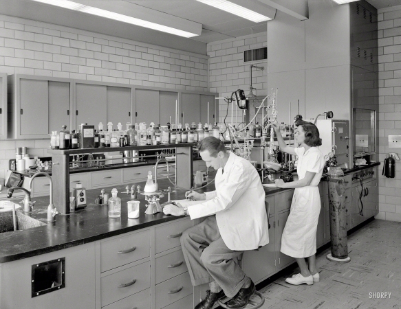 Photo showing: Chem Lab -- May 15, 1951. Johnson & Johnson Research Center, New Brunswick, New Jersey. Organic laboratory.