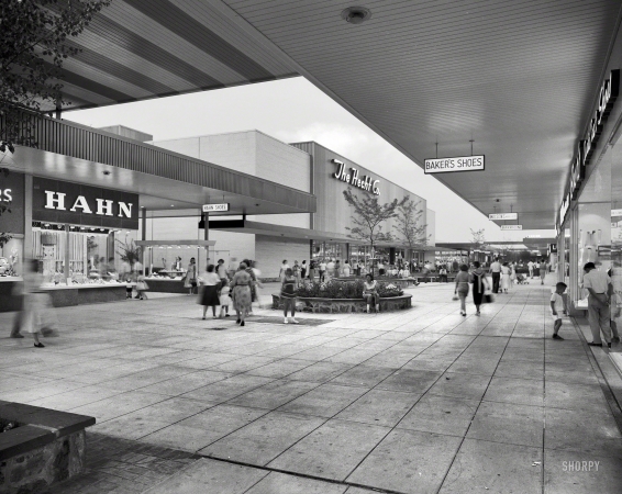 Photo showing: At the Mall: 1959 -- May 29, 1959. Prince George Plaza, Hyattsville, Maryland. Night view.