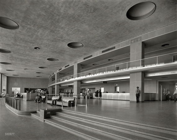 Photo showing: National Airport -- Washington, D.C., circa 1940. National Airport. Interior of waiting room showing ticket counter.