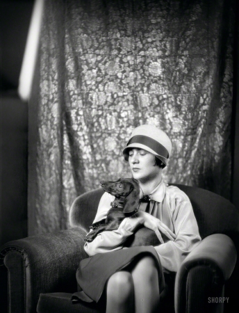 Photo showing: The Goldbecks -- October 18, 1926. Goldbeck, Walter, Mrs., with dog.