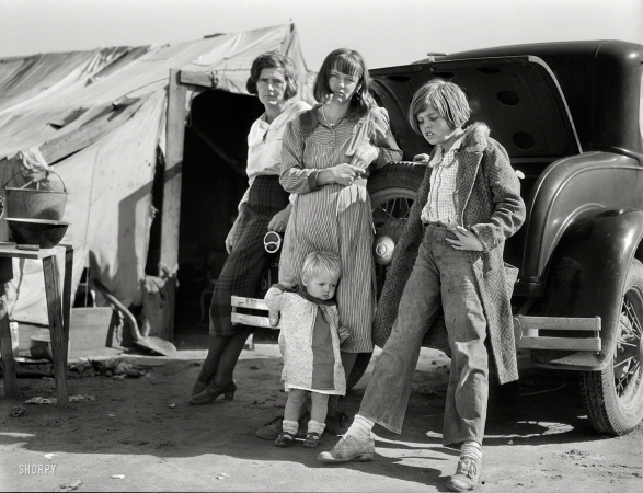 Photo showing: Trunk Show -- February 1936. Drought refugees in California.