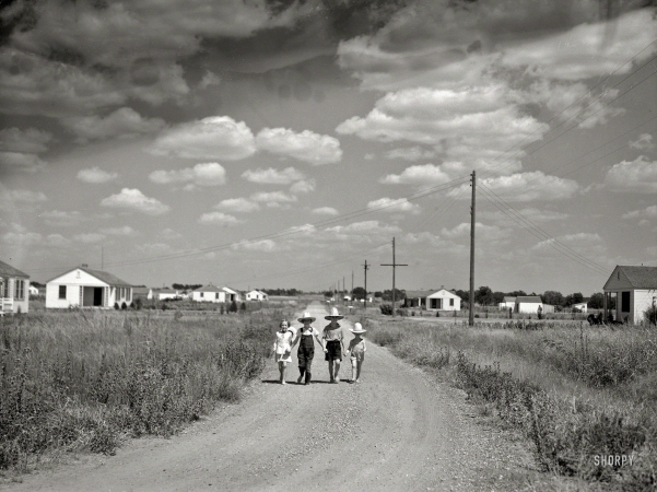 Photo showing: Peewee Posse -- Summer 1936. Dalworthington Gardens, Texas.