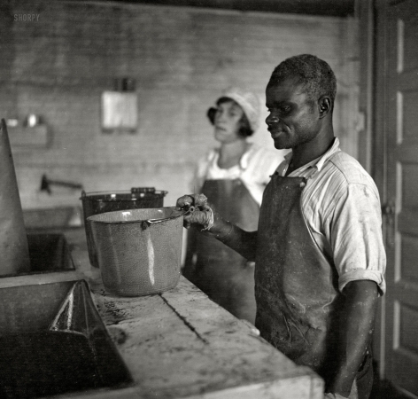 Photo showing: Oyster Washers -- September 1936. Washing oysters. Rock Point, Maryland.