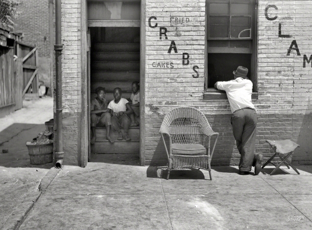 Photo showing: Maryland Crab House -- July 1938. House in Negro section of Baltimore, Maryland.