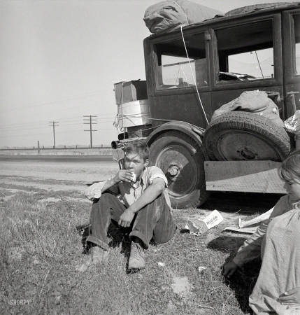 Photo showing: That Boy of Mine -- November 1936. Depression refugee family from Tulsa, Oklahoma. Arrived in California
June 1936. Says the mother: 'We're making it all right here, all but for the
schooling, 'cause that boy of mine, he wants to go to the University'.