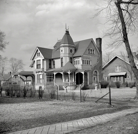 Photo showing: The Big House -- April 1937. House in Ottawa, Illinois.