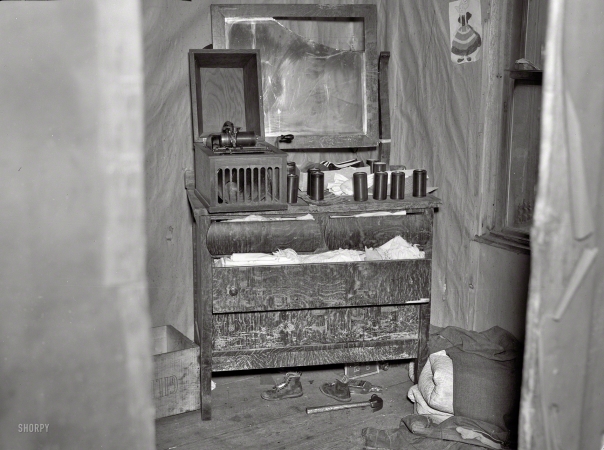 Photo showing: Edison Cylinder Phonograph -- April 1937. Bureau in the bedroom of the house occupied by the Ingrahams and the Smallwoods near Nelma, Wisconsin.