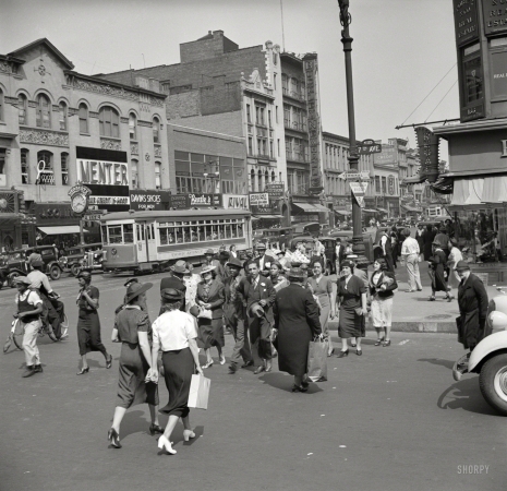 Photo showing: Crossing Seventh -- Summer 1938. New York street scene, Seventh Avenue at West 125th.