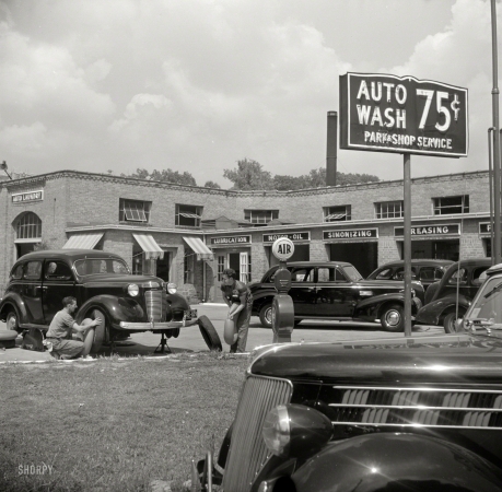 Photo showing: Auto Laundry -- September 1940. Washington, D.C. Service station on Connecticut Avenue.