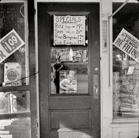 Photo showing: My-T-Fine -- October 1941. Grocer's doorway in Vernon, New York.