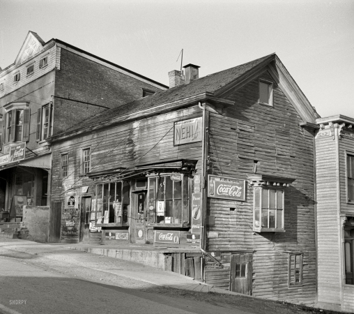 Photo showing: The Pop Shop -- October 1941. New Baltimore on the Hudson, New York. Store on the Hudson.