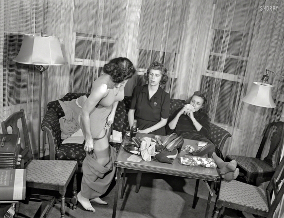 Photo showing: Nine of Spades -- Summer 1941. Detroit, Michigan. Girls playing cards and drinking Coca-Cola. 