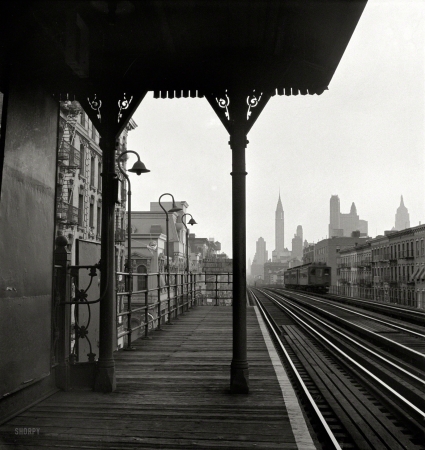 Photo showing: Downtown View -- September 1942. New York. Looking downtown from the Third Avenue elevated railway in the 'Fifties'.