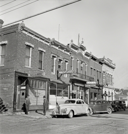Photo showing: Unangst Block -- August 1942. Street in Dillon, Montana, trading center for a prosperous cattle and sheep country.