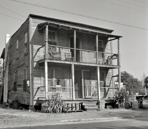 Photo showing: Daytona Beach Bungalow -- February 1943. Daytona Beach, Florida. Home in the Negro section.