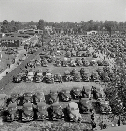 Photo showing: A Crowded Field -- May 1943. Pimlico racetrack near Baltimore, Maryland. Parked cars in spite of gas ration.