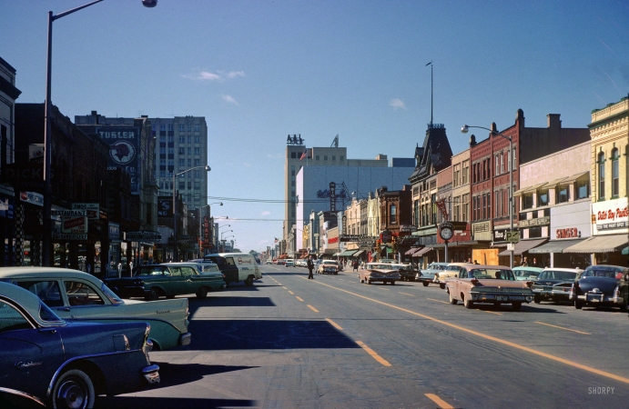 Photo showing: Appleton, Wisconsin -- October 1962. College Avenue in Appleton, Wisconsin.